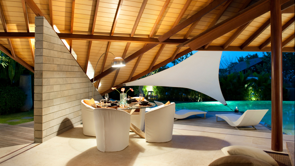 The Layar - 3 bedroom - Dining at night